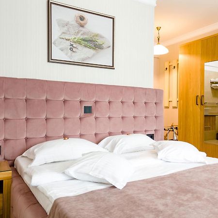 Hotel Roser House Boutique - Pe Malul Lacului Colibiţa 외부 사진