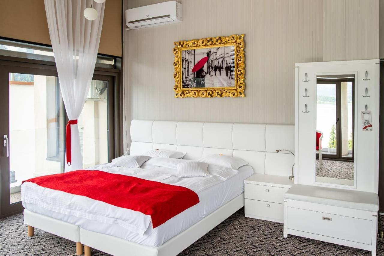 Hotel Roser House Boutique - Pe Malul Lacului Colibiţa 외부 사진