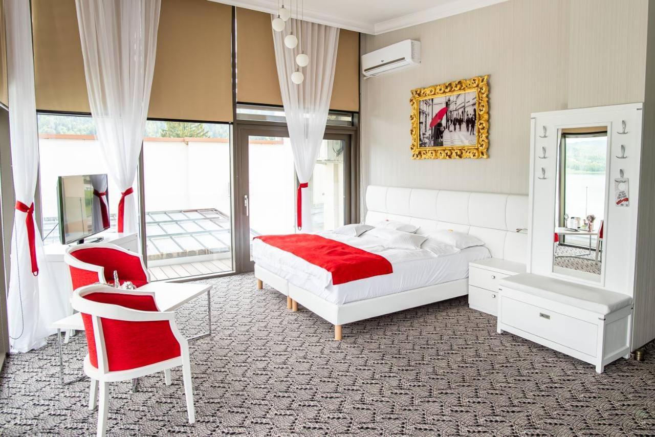 Hotel Roser House Boutique - Pe Malul Lacului Colibiţa 객실 사진