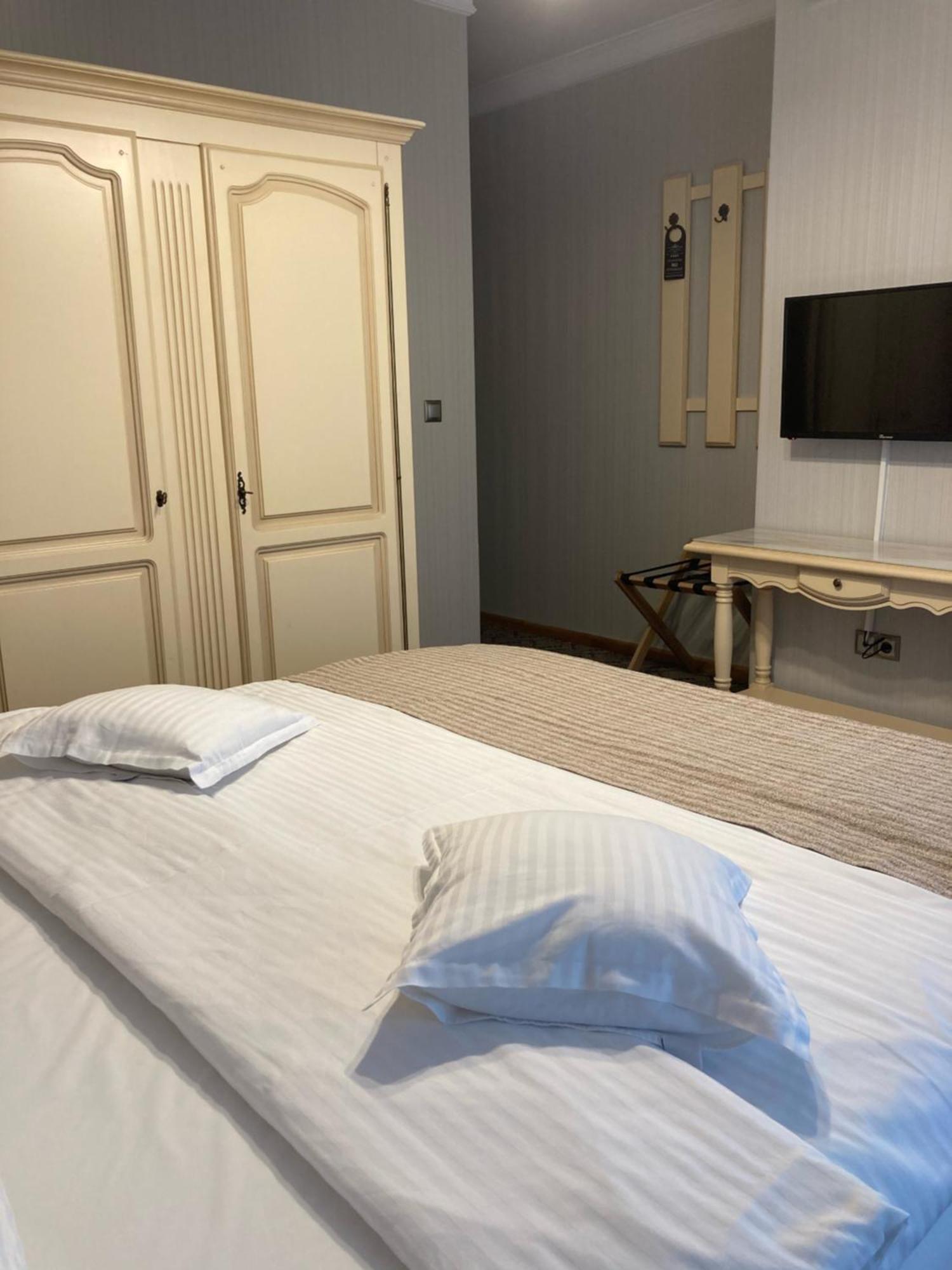 Hotel Roser House Boutique - Pe Malul Lacului Colibiţa 객실 사진