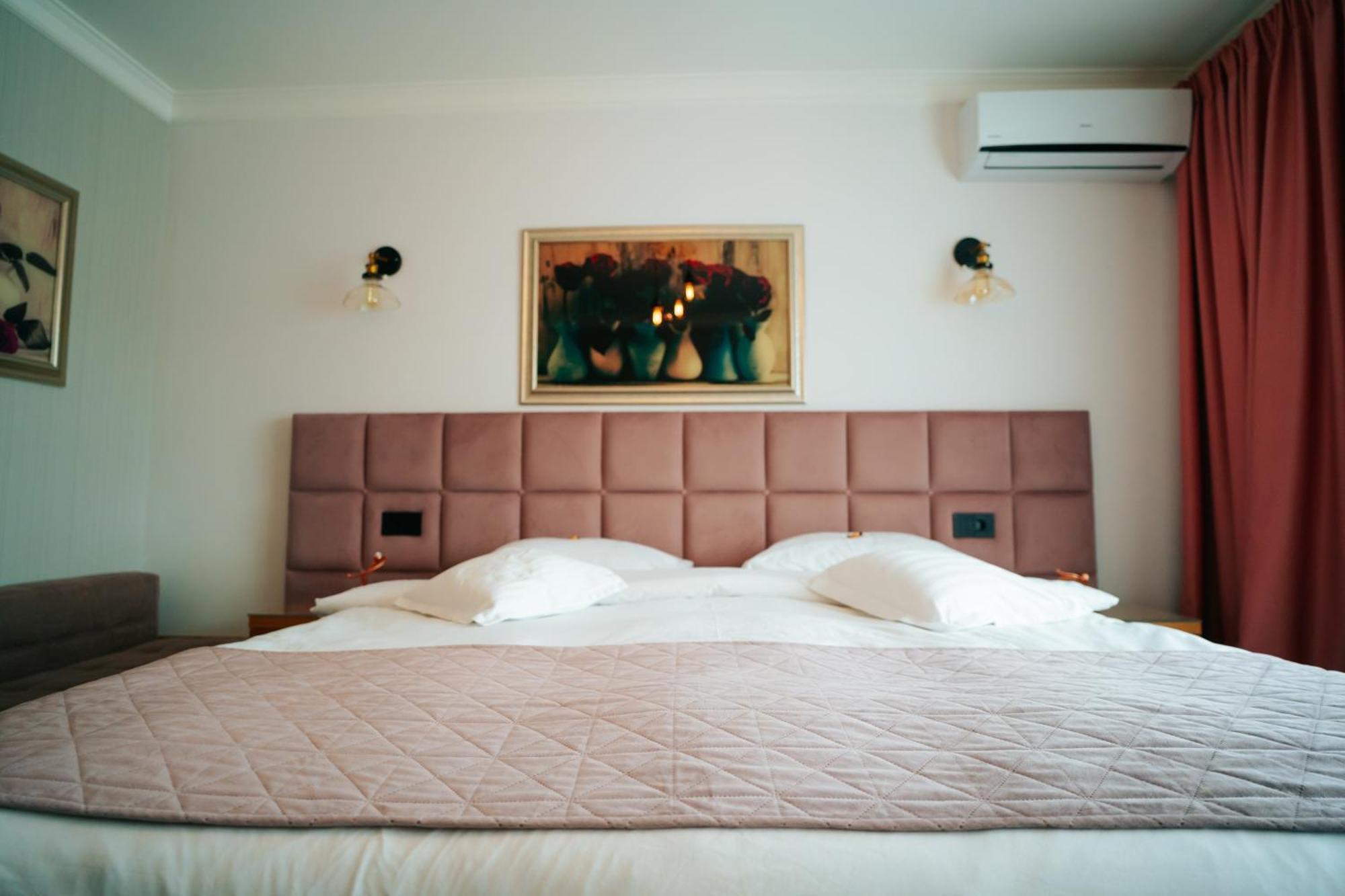 Hotel Roser House Boutique - Pe Malul Lacului Colibiţa 외부 사진