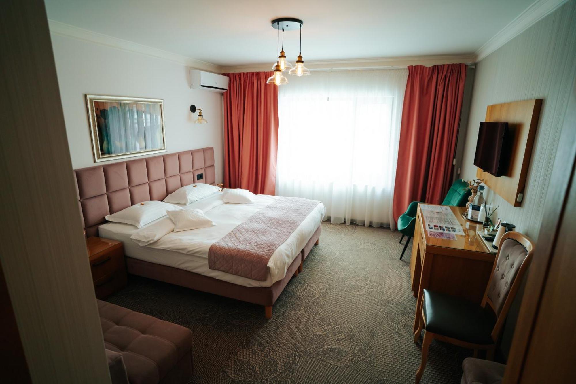 Hotel Roser House Boutique - Pe Malul Lacului Colibiţa 외부 사진