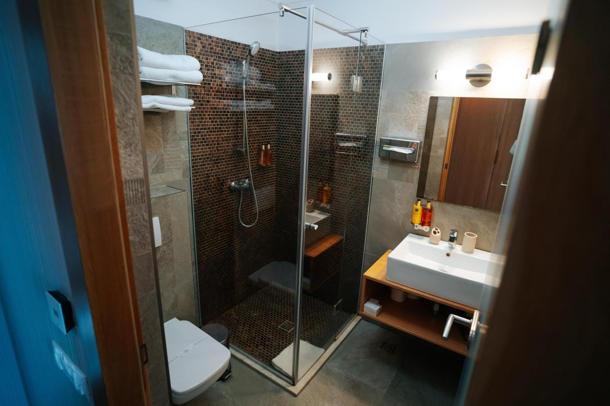 Hotel Roser House Boutique - Pe Malul Lacului Colibiţa 외부 사진